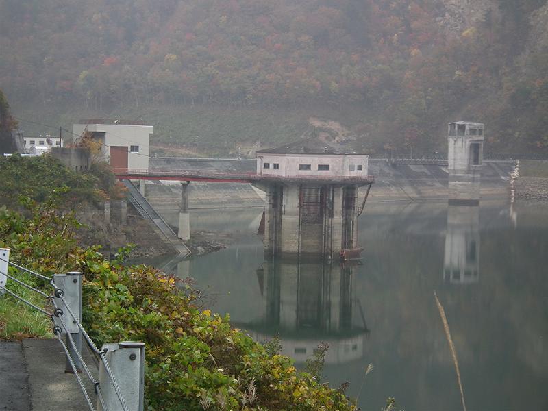 Re: 石淵ダムの若柳橋 (画像サイズ: 800×600 68kB)