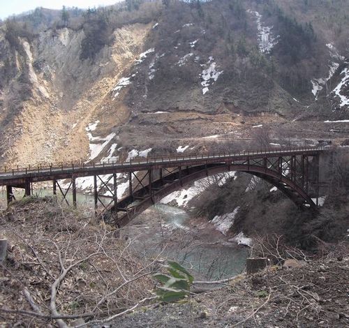 Re: 石淵ダムの若柳橋 (画像サイズ: 500×470 70kB)