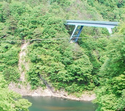 国道121から見える橋 (画像サイズ: 411×365 109kB)